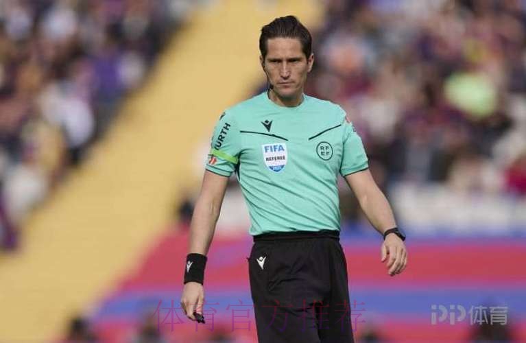 马卡:蒙特罗被欧足联停职 调查期间暂停执法 马卡:蒙特罗被欧足联停职 调查期间暂停执法